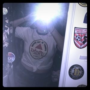 Super cute L graphic tee